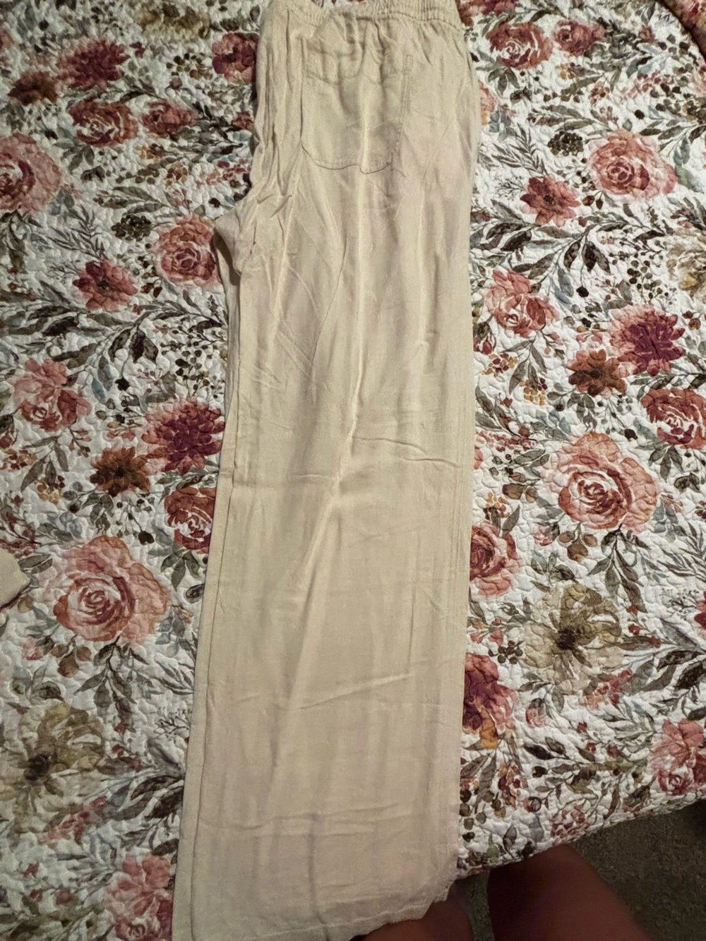 š5 For $50š
Old Navy Cream Elastic Waist Wide-Leg Linen Blend Pants - Picture 3 of 3